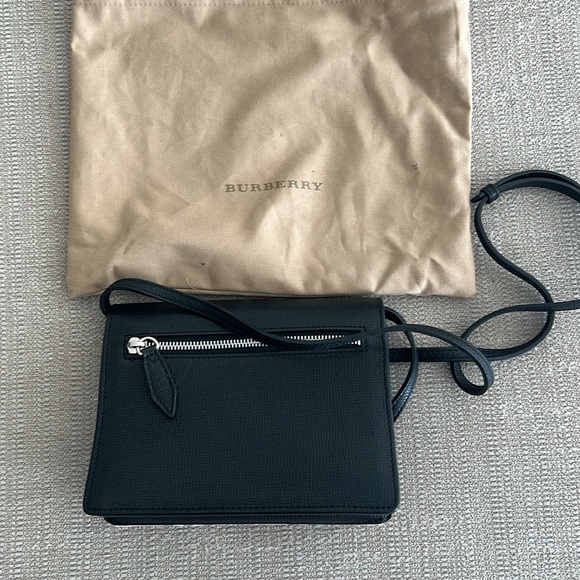 Burberry small cross body bag - Authentic - Picture 7 of 14